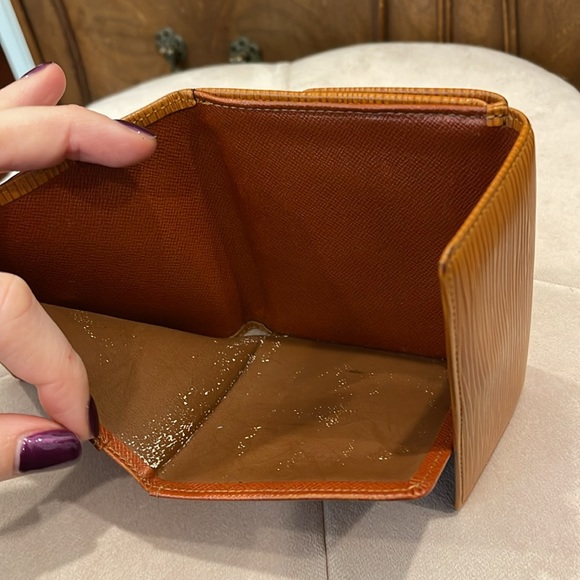 Louis Vuitton Epi Noe Wallet - Picture 6 of 16
